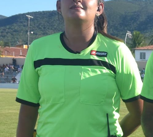 Árbitra assistente Stella Mariana, de Jaguarari está escalada em seu primeiro jogo pelo Campeonato Baiano Sub-20