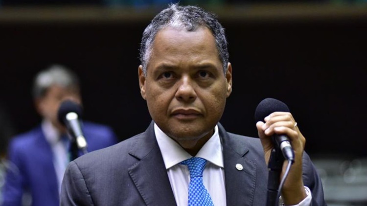 Antônio Brito retira candidatura a presidente da Câmara dos Deputados